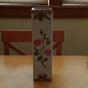 Ceramic Flower Vase, ivory background with 4 sides